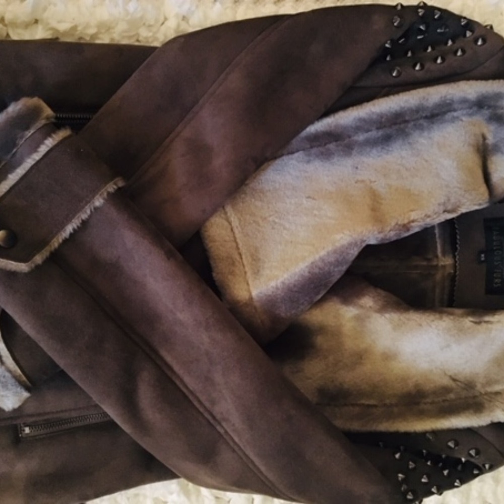 ZIP UP FLUFFY FAUX FUR WINTER JACKET (BRAND NEW)